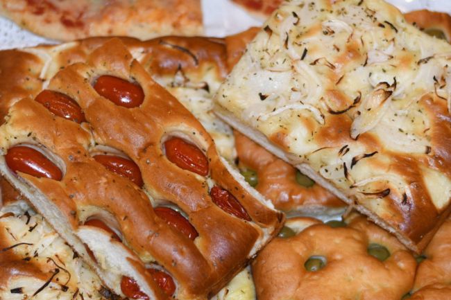 Pizzette e focacce salate di vari gusti