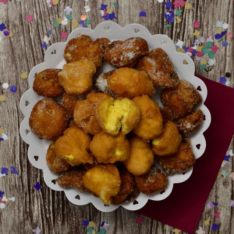 Frittelle con ripieno alla crema